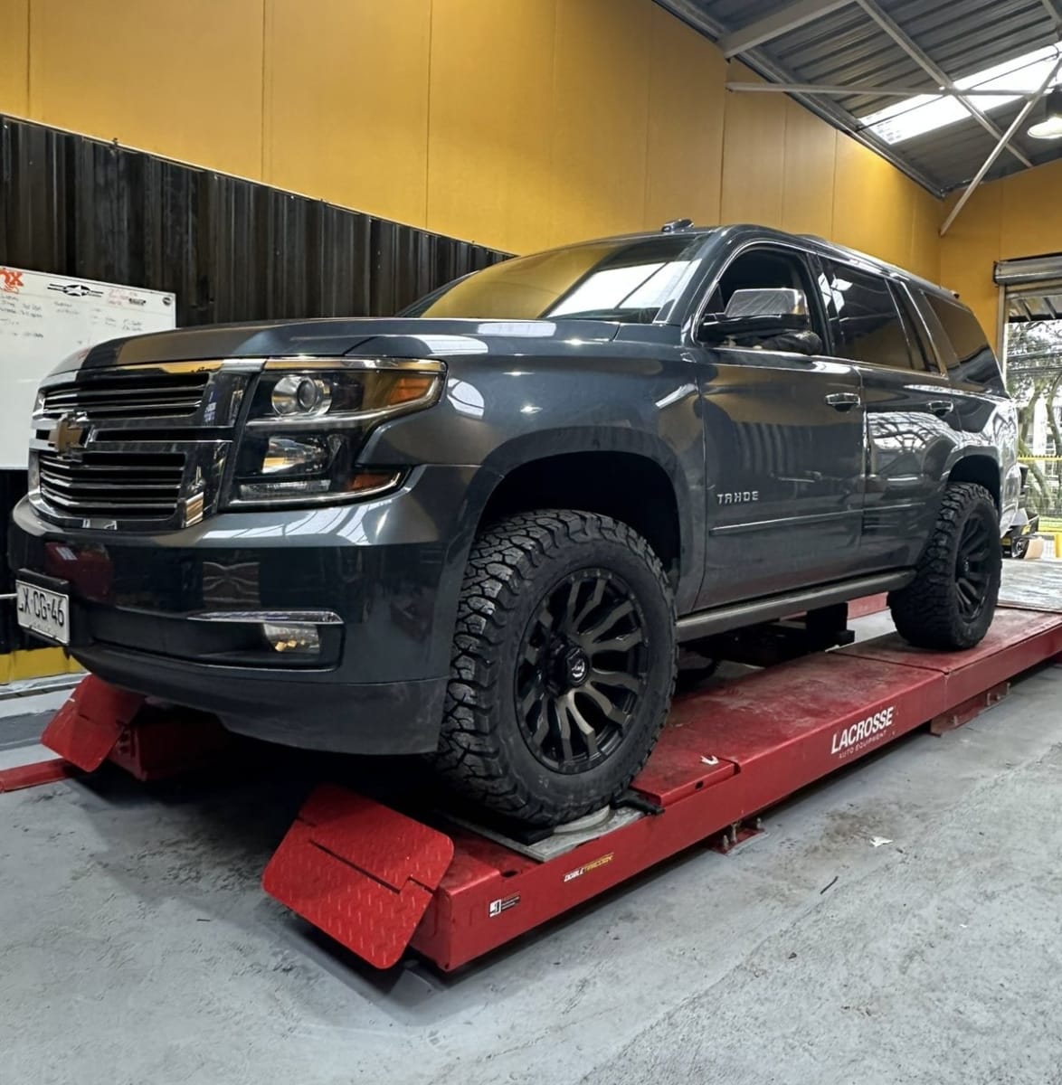 KIT QUICKLIFT RS9000XL SUBURBAN / TAHOE (2007-2020)